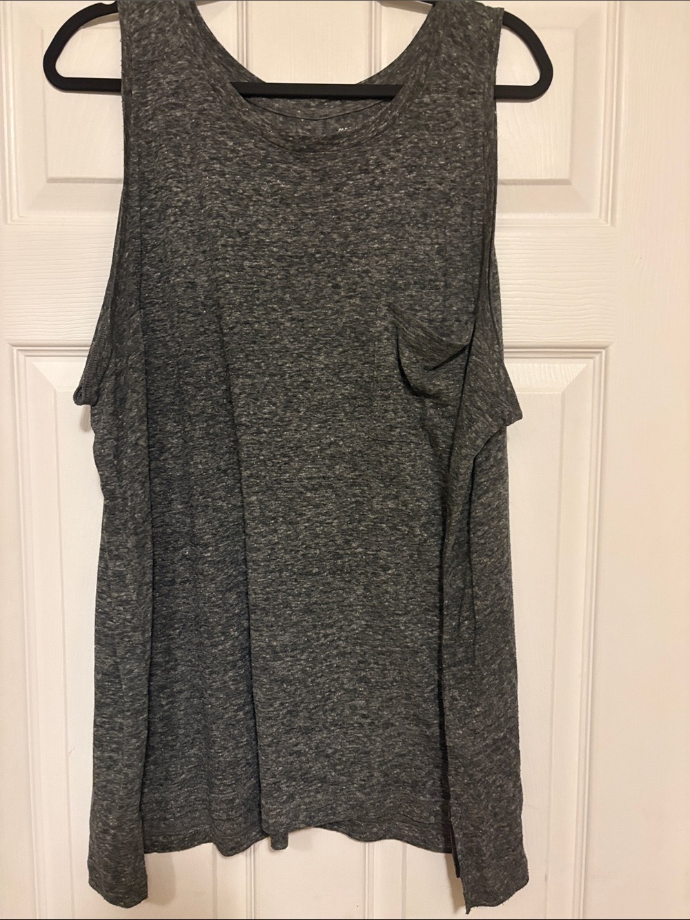 Old Navy Dark Gray Sleeveless Pocket Tank